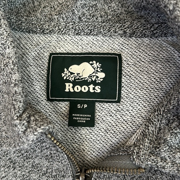 Roots Original Half Zip, size small - Picture 2 of 2